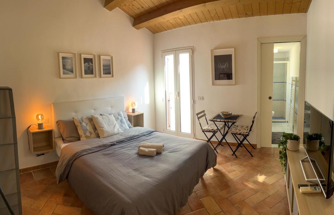 Appartements Dans Agreable Maison De Ville Centre Historique De Rimini Buitenkant foto