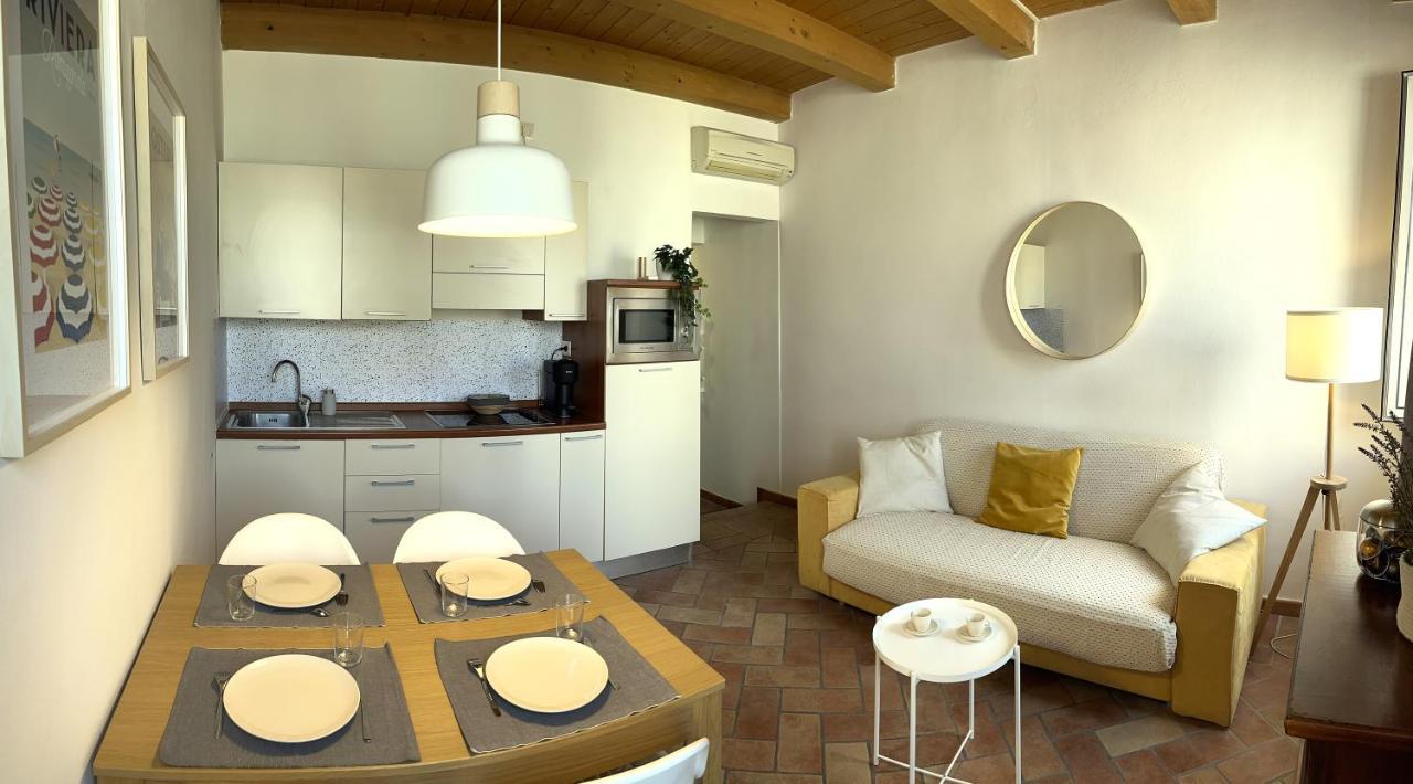 Appartements Dans Agreable Maison De Ville Centre Historique De Rimini Buitenkant foto